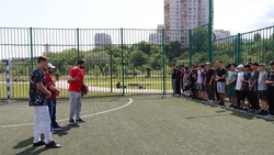 Чемпионы мира провели уличную зарядку для детей в Кисловодске