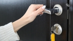 18 детей-сирот обеспечат жилищными сертификатами в 2025 году