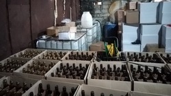 Тысячи литров палёного алкоголя нашли в подпольном цеху на Ставрополье