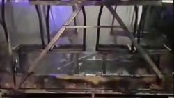 Пассажирская «Газель» сгорела в Ессентуках, огонь перекинулся на магазин 