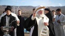С запахом жжёного ладана: на Ставрополье освятили Сенгилеевское водохранилище