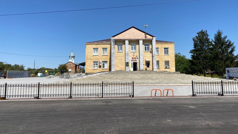 <p>Нацпроект помог благоустроить территорию возле Дома культуры в ставропольской станице</p>