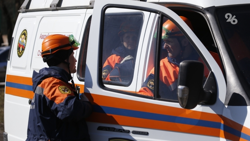 Москвичку, неудачно приземлившуюся на параплане, спасли в горах КБР