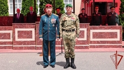 Личный штандарт вручили командующему Северо-Кавказским округом Росгвардии в Пятигорске