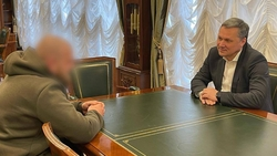 Приехавшие в отпуск с передовой пятигорчане зашли в гости к мэру города