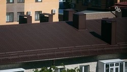 Крышу пятиэтажки в Изобильном переоборудуют в скатную 