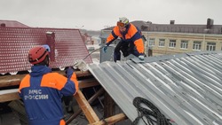 Сильный ветер сорвал кровлю с жилых домов и соцобъектов в Шпаковском округе