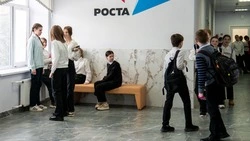 Укреплять пуговицы и не бояться синтетики в школьной форме призвал Павел Шапкин
