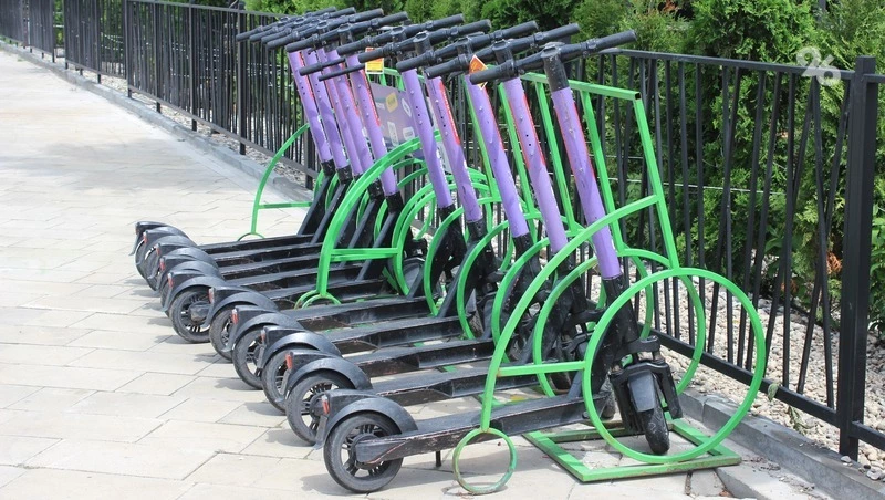 Ограничение скорости и мест парковки СИМов ввели в крупных городах Ставрополья