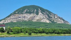 В Ставропольском крае на склоне горы Змейка заблудились туристы 