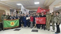 В Ставрополе потомкам героя ВОВ передали его медальон и историю фронтового пути