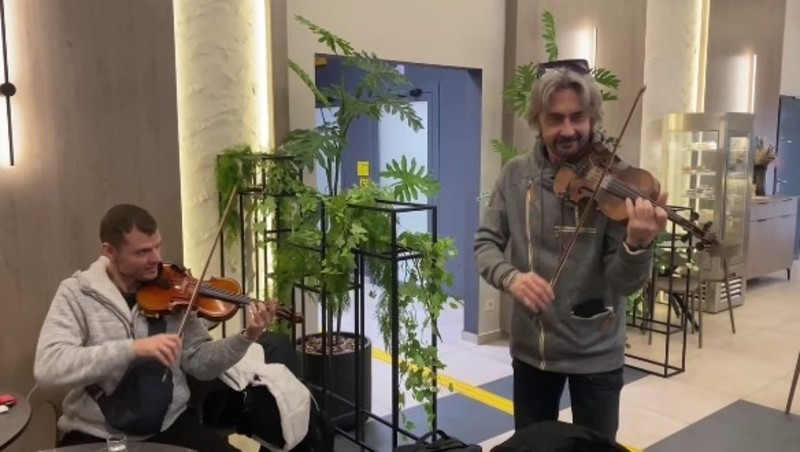 Группа «Крематорий» дала незапланированный концерт в аэропорту Ставрополя