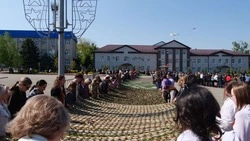 120-метровую маскировочную сеть сплели волонтёры в Кочубеевском округе