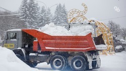 Более 50 спецмашин убирают снег в Ставрополе