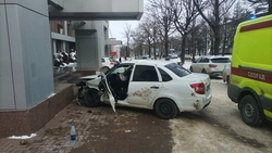 Три человека пострадали при столкновении легковушек в Ставрополе