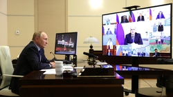 В открытии восстановленной Ставропольем школы в ЛНР принял участие Владимир Путин 