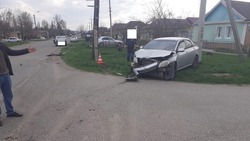 Три человека пострадали в Зеленокумске при столкновении двух автомобилей