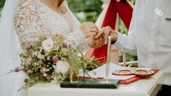 Кубанские молодожёны все чаще выбирают камерные свадьбы на побережье