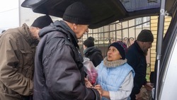 Волонтёр из Ставрополя 11 лет кормит и одевает бездомных