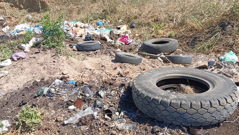 Россельхознадзор обнаружил крупную свалку на сельхозземлях в Андроповском округе