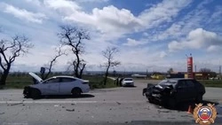 На Ставрополье водитель «девятки» попал в больницу после аварии с иномаркой