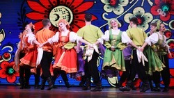 Ансамбль песни и танца «Донбасс» выступил на сцене ставропольского ДКиС