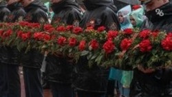 Ставропольские депутаты почтили память молодогвардейцев в ЛНР