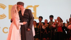 Ставропольская казачья семья сыграла свадьбу на выставке «Россия»