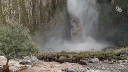 Скала обрушилась на внедорожник и убила водителя в Дагестане