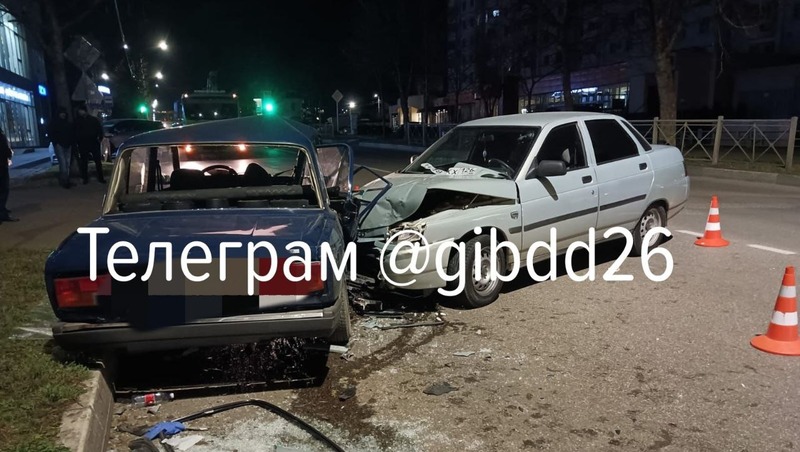 Неопытный водитель-лихач устроил аварию в Кисловодске