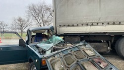 Водитель легковушки погиб в аварии с грузовиком в Красногвардейском округе