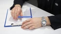 Сотрудницу администрации Кочубеевского округа обвиняют в превышении полномочий