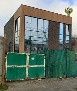 Суд признал незаконным салон красоты впритык к жилому дому в Лермонтове