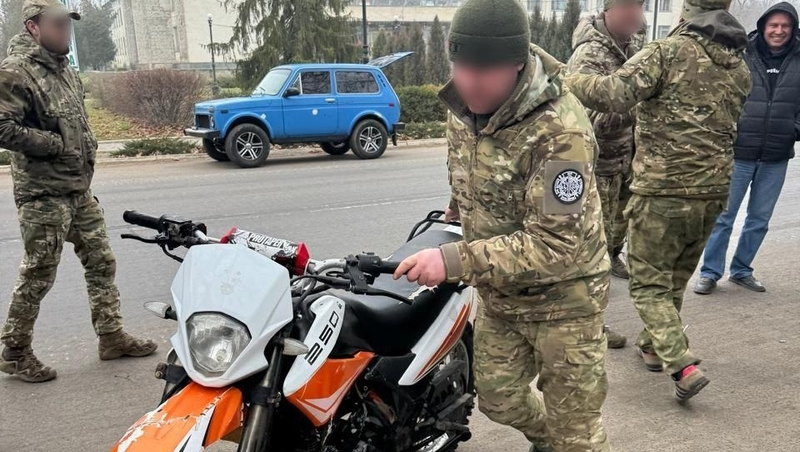 Из Предгорного округа в зону СВО передали кроссовый мотоцикл