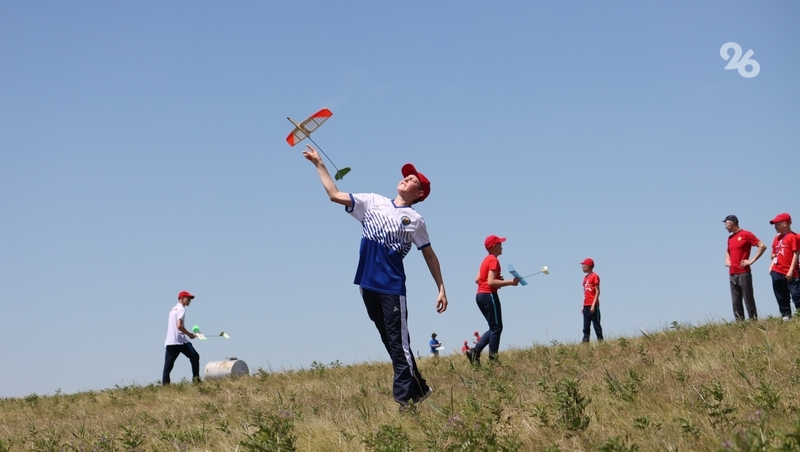 Фанера над аэродромом: как кадеты запускают самодельные самолёты в Ставрополе 