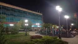 Больше 60 светильников установили в сквере возле бассейна «Юность» в Ставрополе