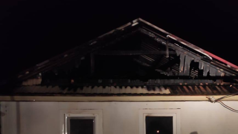 Спасатели в Арзгирском округе потушили огонь в доме