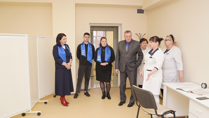 Обновлённую поликлинику в Арзгире Ставропольского края посетил партдесант