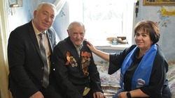 Поздравления с Новым годом получил 99-летний ветеран из Андроповского округа