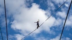 Более 330 экстремалов съедутся на фестиваль хайлайна и скалолазания в Кисловодск