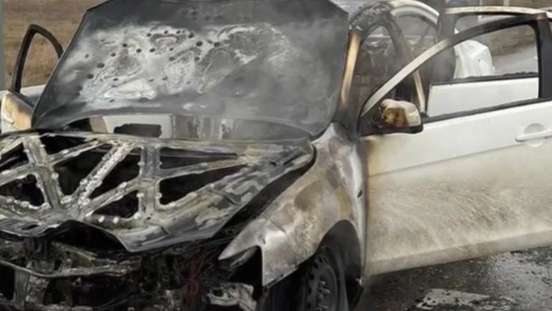 Судебный пристав из Ингушетии спас трёх человек из горящего автомобиля
