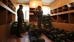 Глава Шпаковского округа передал мобилизованным ставропольцам квадрокоптер и тёплые вещи