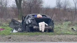 Автомобилистка погибла, попав под фуру на встречной полосе ставропольской трассы 