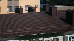 Крышу многоквартирного дома отремонтировали в селе Кочубеевском 