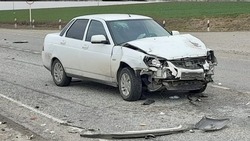Пенсионер и школьница пострадали в аварии с Lada Priora на Ставрополье