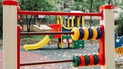 В Ипатовском округе стартовало обустройство детской площадки в рамках губернаторского проекта