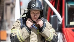 В хуторе Курского округа пожарные потушили горящую хозпостройку