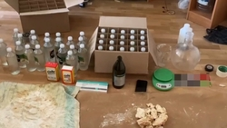 Более килограмма мефедрона изъяли из подпольной нарколаборатории в одной из квартир Минвод