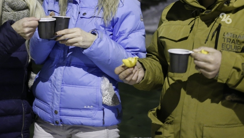 Выпить горячий напиток