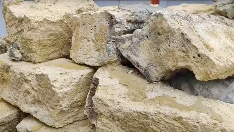 Подрядчик объяснил, почему старые камни непригодны для восстановления подпорной стены в центре Ставрополя